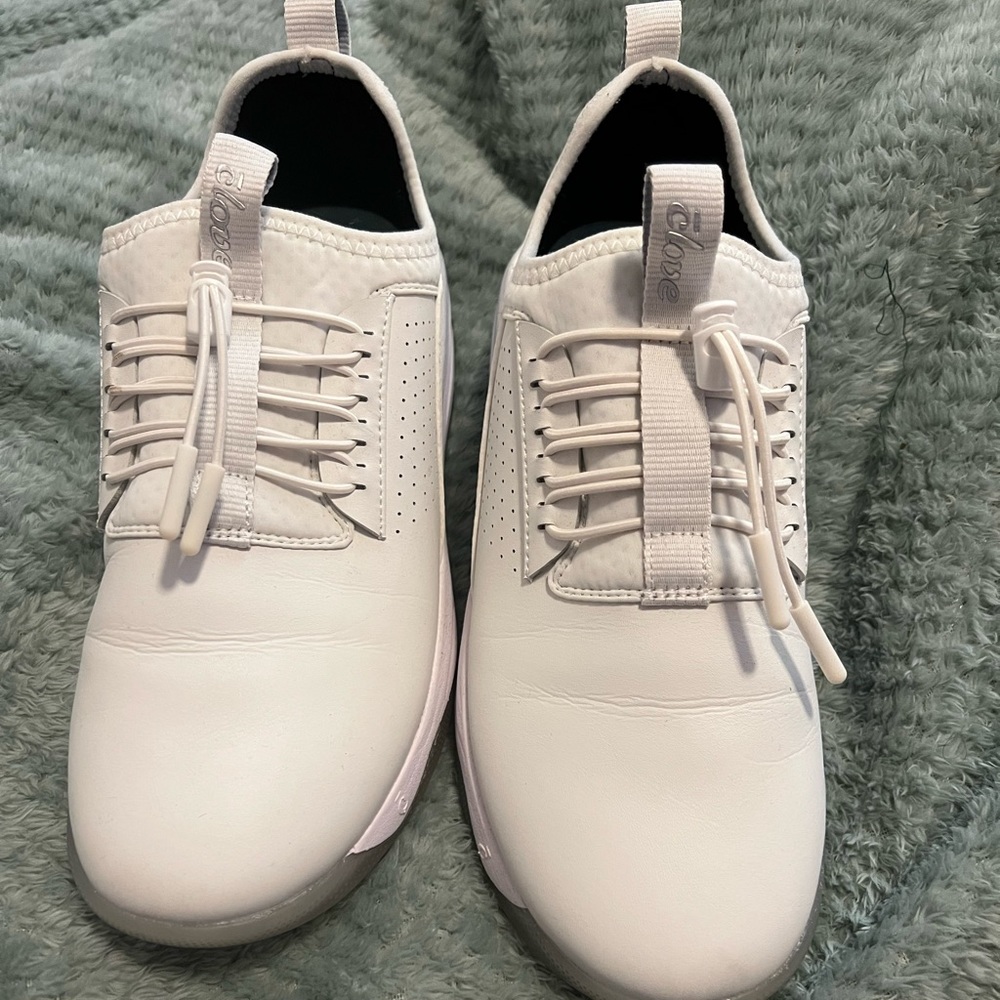 Clove Nursing Shoes